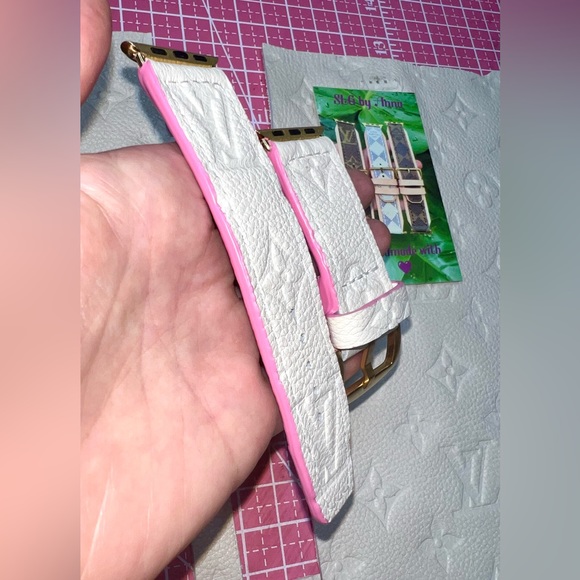 🩷 Loui V Empreinte Apple Watch band Handmade with 🩷 - Picture 5 of 15